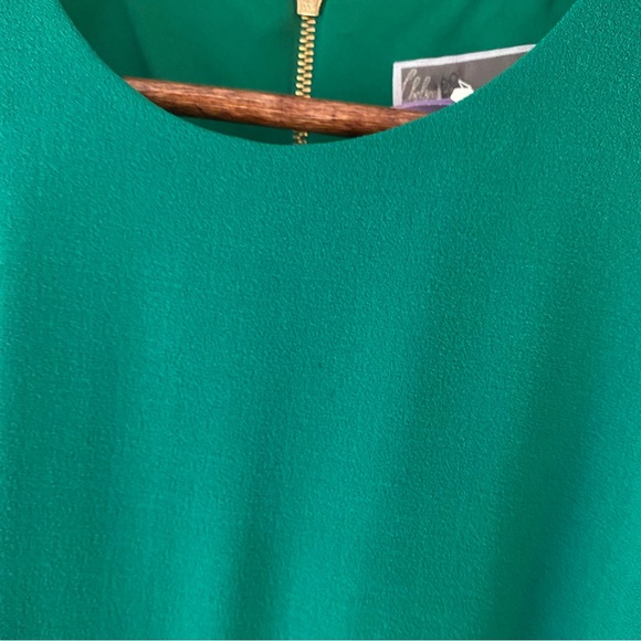 Chelsea28 Fitted Green Dress - Picture 2 of 2